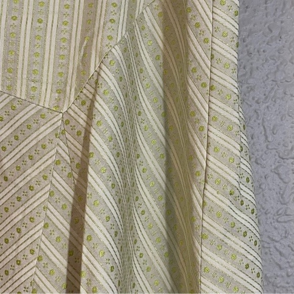 Ann Taylor A-line one hip pleat skirt. Silk blend. Women’s size 6 - Picture 6 of 7
